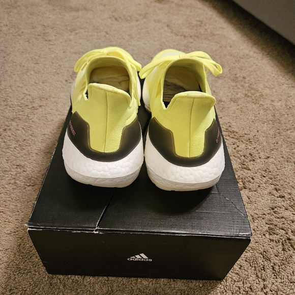 Adidas Ultraboost 21 - Picture 3 of 4